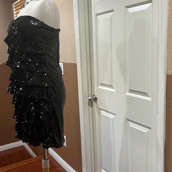 Rachael & Chloe Black Strapless Sequin Mini Dress - Picture 3 of 10